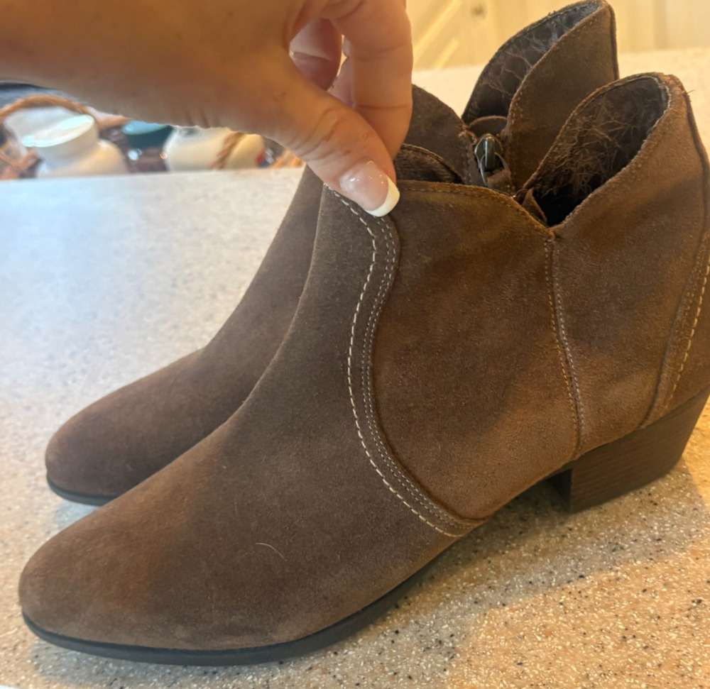Ariat Women's Brown Suede Ankle Boots Booties Low Block Heel Size 10B
